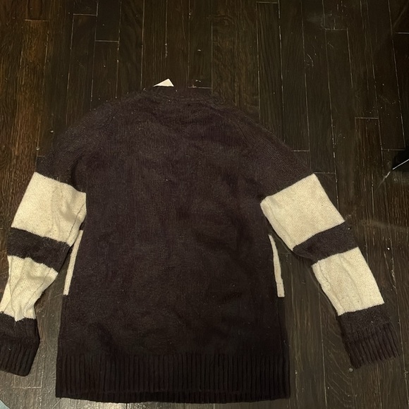 NWT H&M New Men's Crewneck Black White Striped Sweater-Good for Fall Winter - Picture 7 of 7